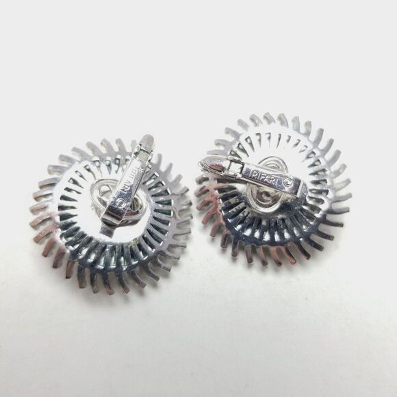 Vintage Crown Trifari Clip On Earrings, Silver Tone Pinwheel Shape Mid Century - Picture 3 of 7